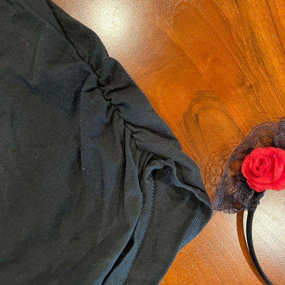 Skull top and rosé headband and rose choker - Picture 5 of 5